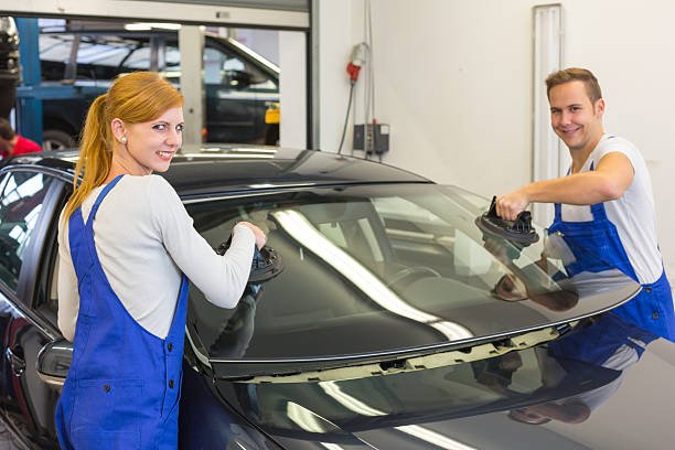 Auto Glass Repair Van Nuys CA - Reliable Windshield Repair and Replacement Services with North Hollywood Mobile Auto Glass
